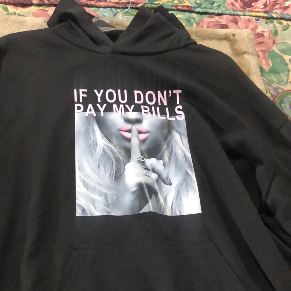 Cute sweatshirt 😎